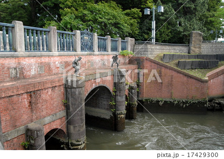 東京 葛飾 水元公園の閘門橋（こうもんばし） 17429300