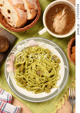Spaghetti with clams and pesto Spaghetti with clams and pesto 17430048