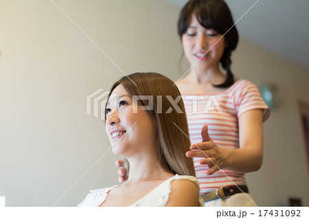 beauty parlor 17431092