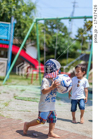 ボール遊び ボール遊び 17437426