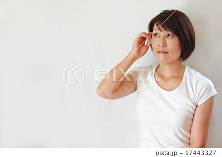 40代の女性。 40代の女性。 17443327