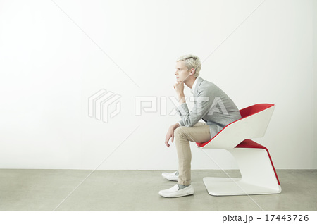 椅子に座る 横向き Amrowebdesigners Com