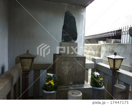 近松門左衛門の墓 17447175