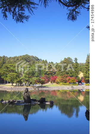 世界遺産 毛越寺 紅葉(岩手県平泉町) 世界遺産 毛越寺 紅葉(岩手県平泉町) 17454986