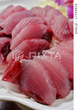 Yellowfin tuna  sashimi  17458858