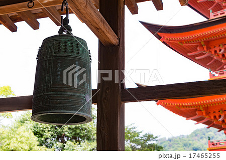 安芸の宮島 豊國神社(千畳閣)から見た五重塔 安芸の宮島 豊國神社(千畳閣)から見た五重塔 17465255