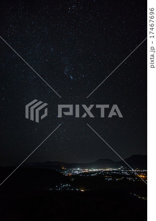 星空と阿蘇の町 星空と阿蘇の町 17467696