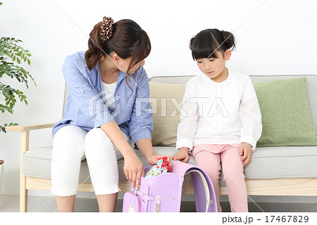 お弁当残さずに食べたかしら・・・（帰宅） 17467829