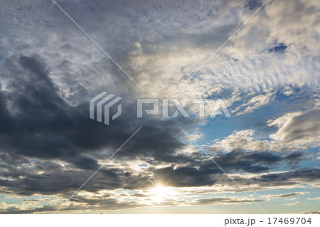 夕暮れ時の空 17469704