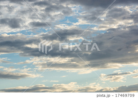 夕暮れ時の空 17469709