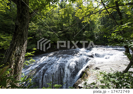 白扇の滝（北海道 恵庭 ラルマナイ） 17472749