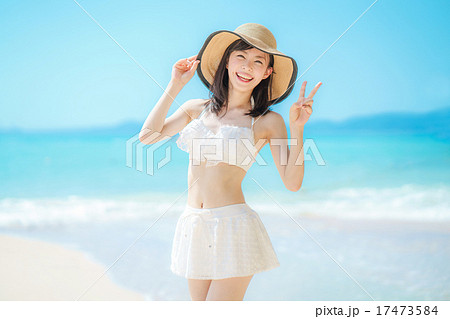 ビーチ・若い女性 ビーチ・若い女性 17473584