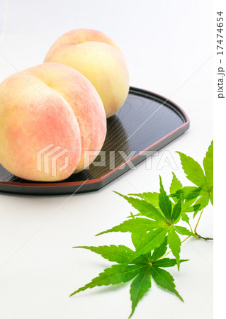 桃 2個 半月盆 モミジ 縦 桃 2個 半月盆 モミジ 縦 17474654