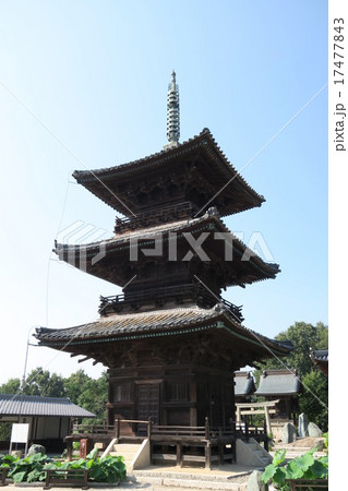 【中国観音霊場】第二番 余慶寺の三重塔と夏の青空 岡山県瀬戸内市 【中国観音霊場】第二番 余慶寺の三重塔と夏の青空 岡山県瀬戸内市 17477843