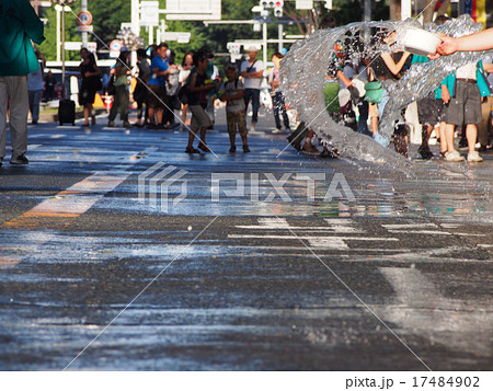打ち水 打ち水 17484902