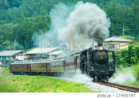 秩父を力走するSL 17490797