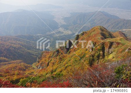 八海山の紅葉 17490891