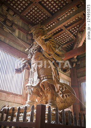 奈良県奈良市東大寺の廣目天像 奈良県奈良市東大寺の廣目天像 17495075