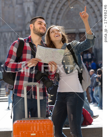 Man points the direction 17498246