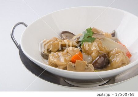 Tofu and mince on rice. Chinese cuisine. Tofu and mince on rice. Chinese cuisine. 17500769