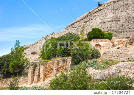 Ancient ruins 17504724