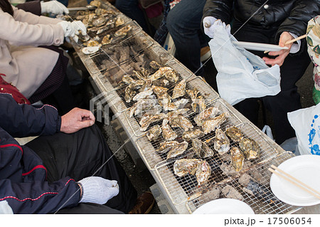 岡山県　日生市　カキ祭り　焼き牡蠣 17506054
