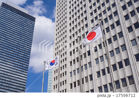日本国旗と韓国国旗 日本国旗と韓国国旗 17506712