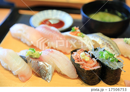 おいしい鮨盛り合わせ 17506753