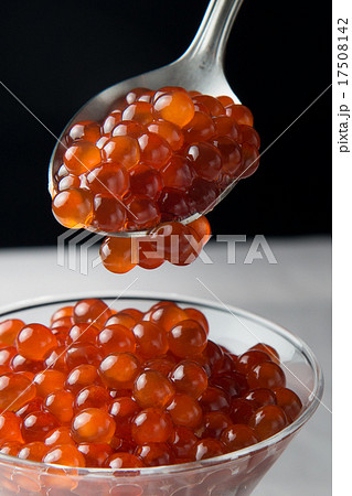 イクラの醤油漬け 17508142