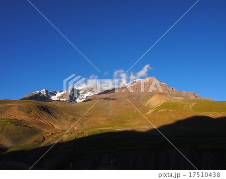 フォトクサル村の山々（ラダック） 17510438