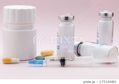 The set of colorful medicine pills and injection 17510484