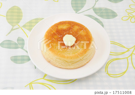 お皿にのせた ホットケーキ テーブル お皿にのせた ホットケーキ テーブル 17511008