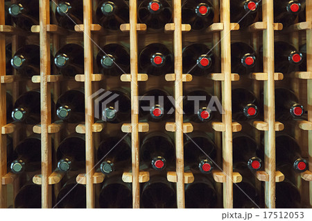 Wine bottles in the shop Wine bottles in the shop 17512053