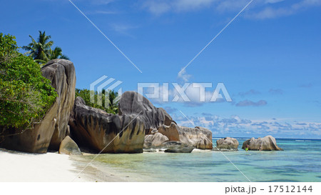 amazing tropical bay 17512144