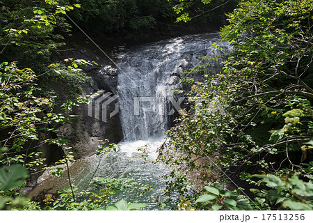 白扇の滝(北海道 恵庭 ラルマナイ) 白扇の滝(北海道 恵庭 ラルマナイ) 17513256