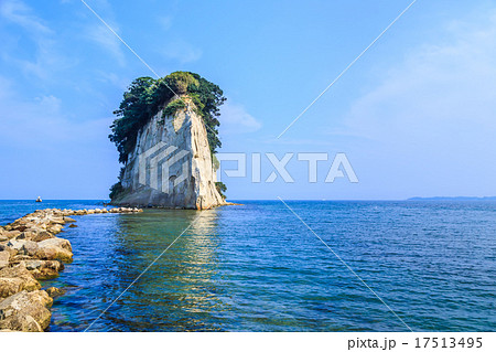 夏の能登半島 見附島 夏の能登半島 見附島 17513495