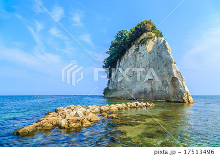 夏の能登半島 見附島 夏の能登半島 見附島 17513496