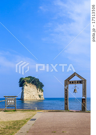 夏の能登半島　見附島 17513506