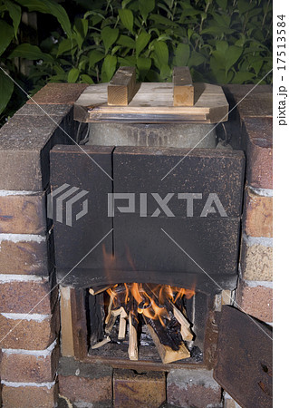 羽釜で飯を炊く 17513584