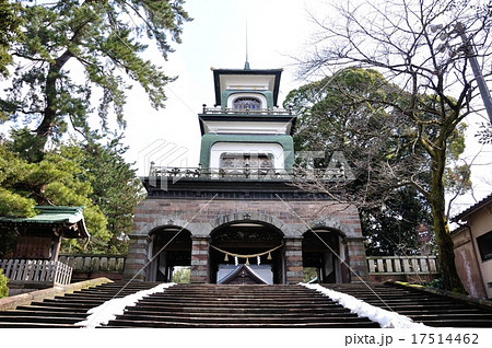 金沢市　尾山神社の神門 17514462