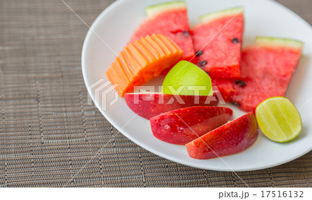 Fruit on plate 17516132