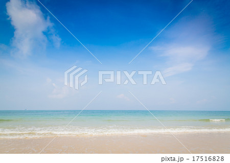 Beach and tropical sea with blue sky 17516828