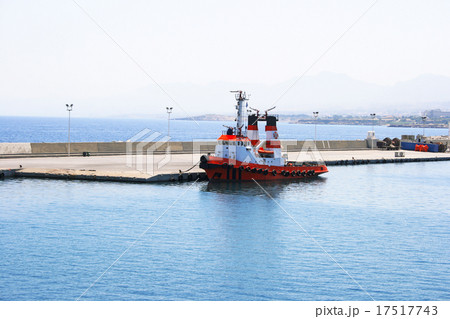 Boat in port 17517743