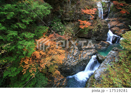 みたらい渓谷 紅葉 天川村 奈良県の写真素材