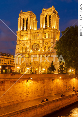 Notre Dame cathedral, Paris France 17531075
