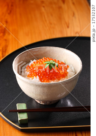 いくら丼 17532107