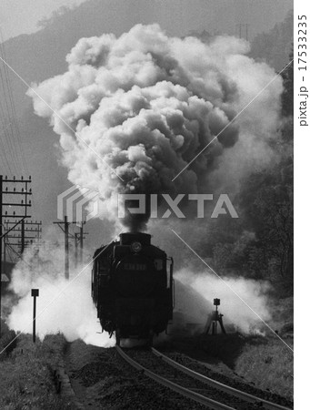 伯備線新見から全開力行するC５８その1 17533235