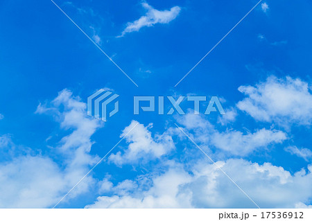 空 晩夏の空 秋の空 9月の空 青い空 綿雲 積雲 コピースペース テキストスペース 合成用背景 雲 空 晩夏の空 秋の空 9月の空 青い空 綿雲 積雲 コピースペース テキストスペース 合成用背景 雲 17536912