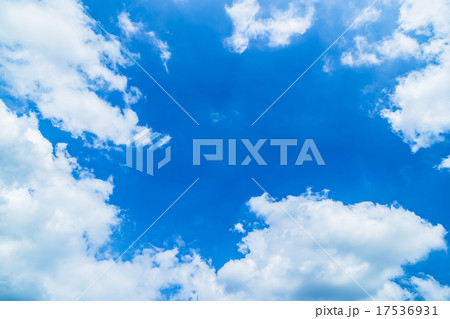空 晩夏の空 秋の空 9月の空 青い空 綿雲 積雲 コピースペース テキストスペース 合成用背景 雲 空 晩夏の空 秋の空 9月の空 青い空 綿雲 積雲 コピースペース テキストスペース 合成用背景 雲 17536931