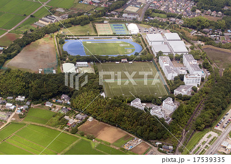 千葉県印西市にある順天堂大学スポーツ健康科学部キャンパスを空撮の写真素材